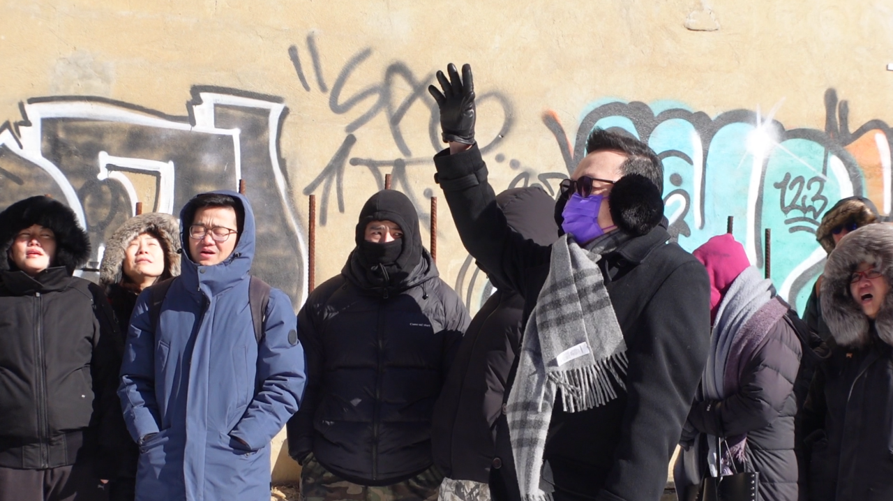 信心聖經教會建堂工程啟動感恩禱告，教牧同工與弟兄姊妹嚴寒中同心獻上讚美！